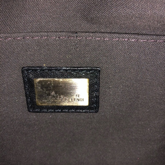 Fendi Napa Vernice Buckle Shoulder bag EUC - Picture 9 of 11